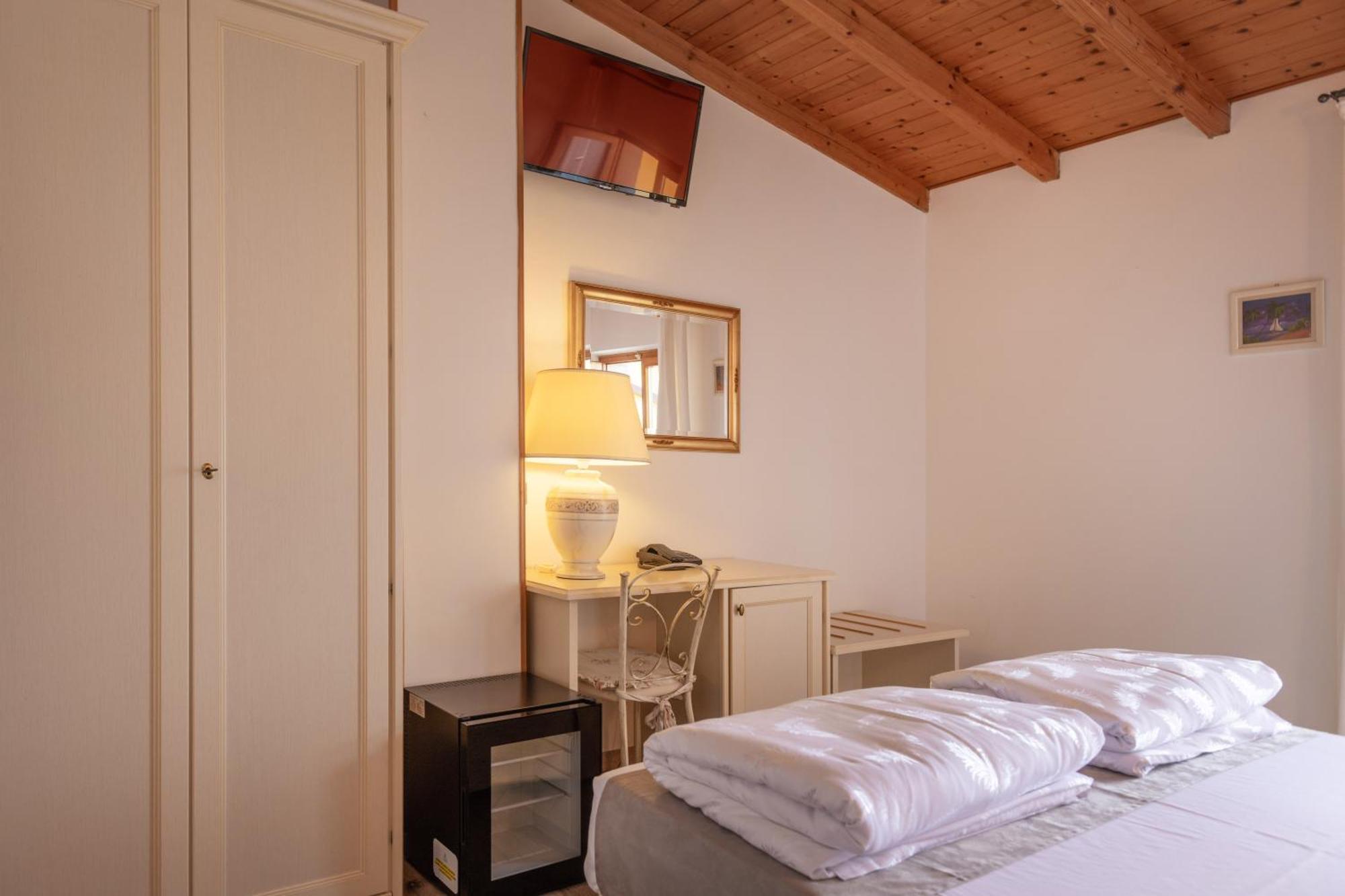 Hotel Rabay Brenzone sul Garda Dış mekan fotoğraf