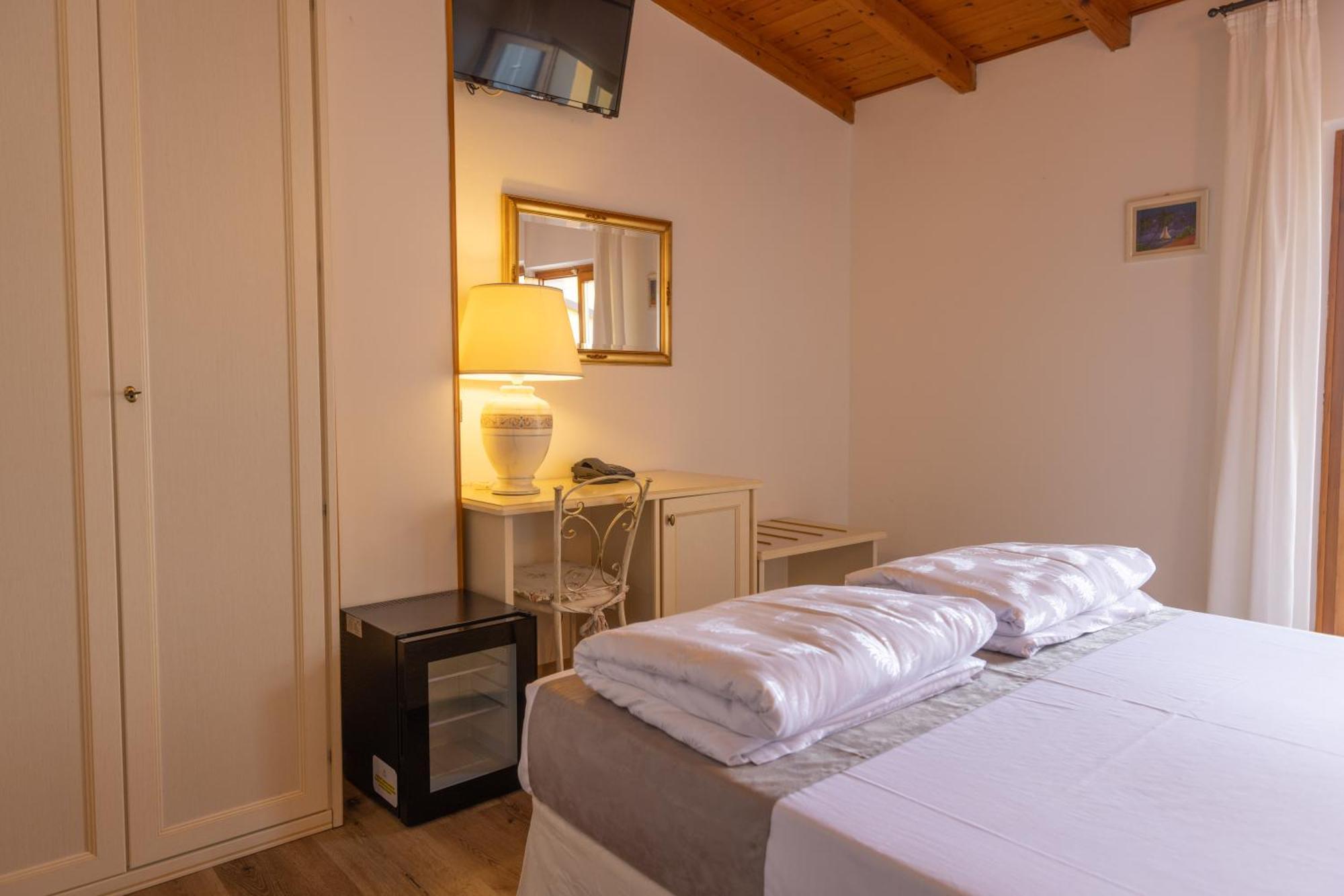 Hotel Rabay Brenzone sul Garda Dış mekan fotoğraf