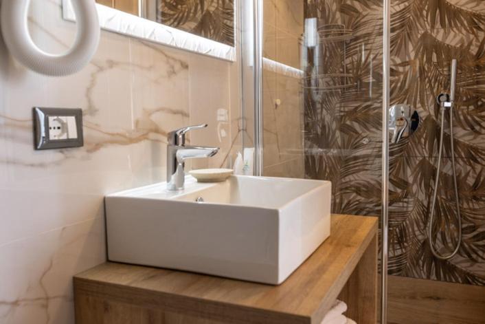 Hotel Rabay Brenzone sul Garda Dış mekan fotoğraf